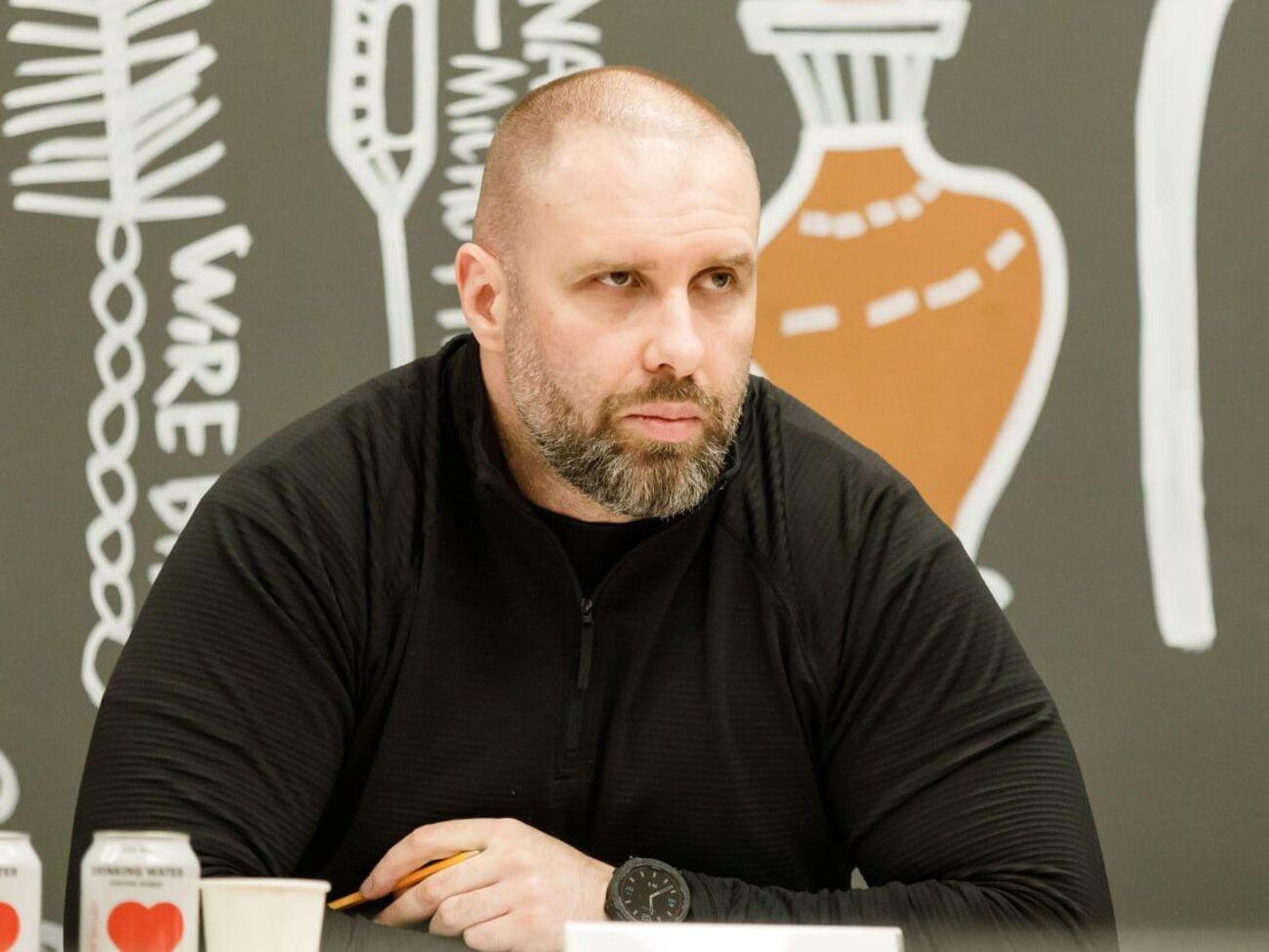 Синегубов отметил, что на месте попадания работают экстренные службы