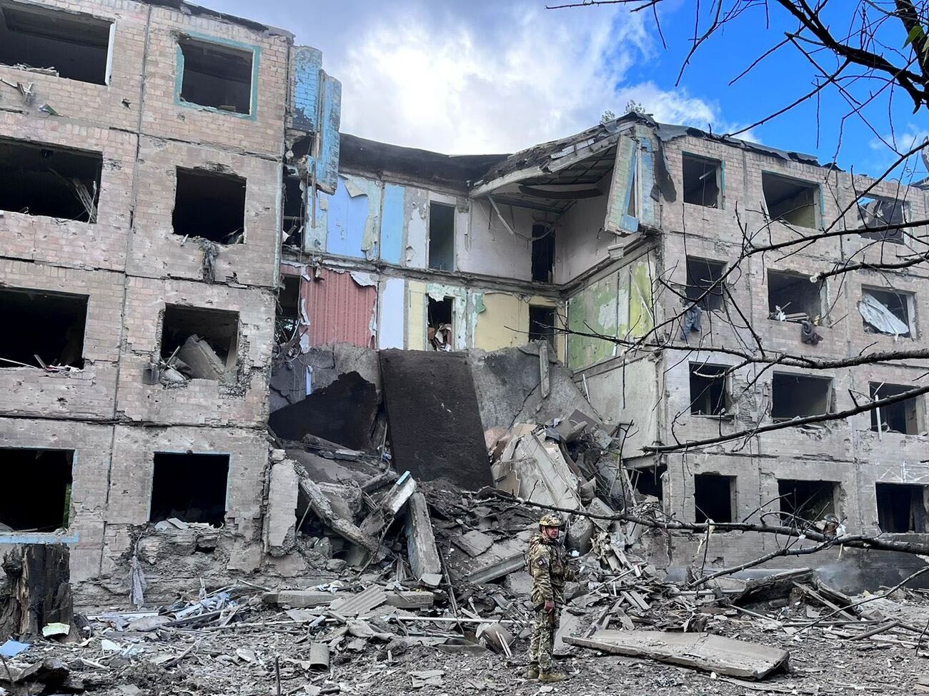 Российскими обстрелами разрушены жилые дома
