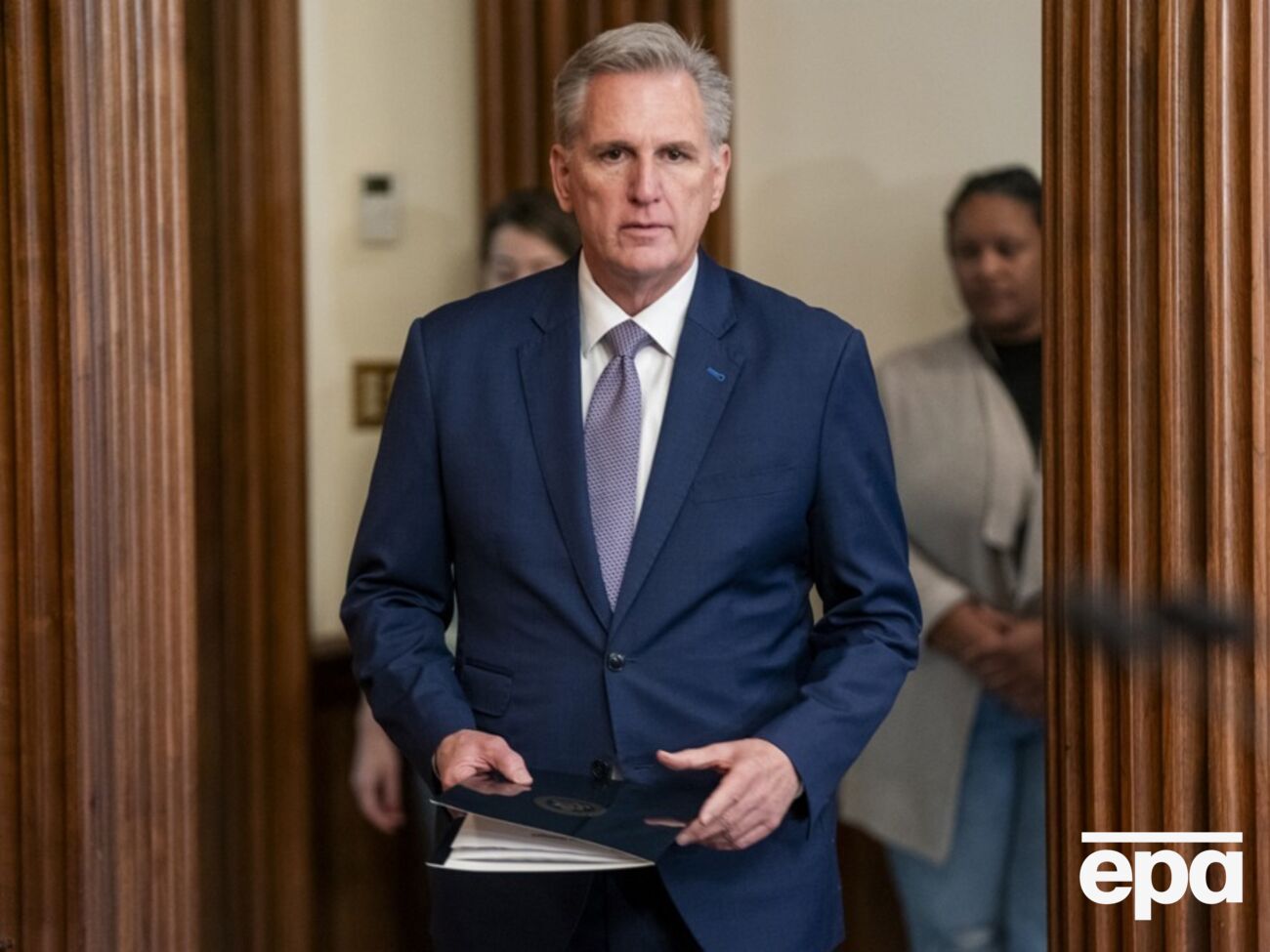 Маккарти утверждает, что в Палате представителей его поддерживают 96% представителей его партии