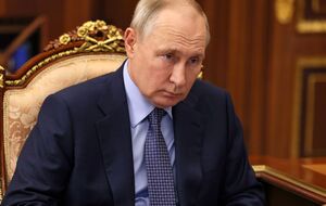 Фельштинский: После бунта Пригожина Путина формально вернули в Кремль