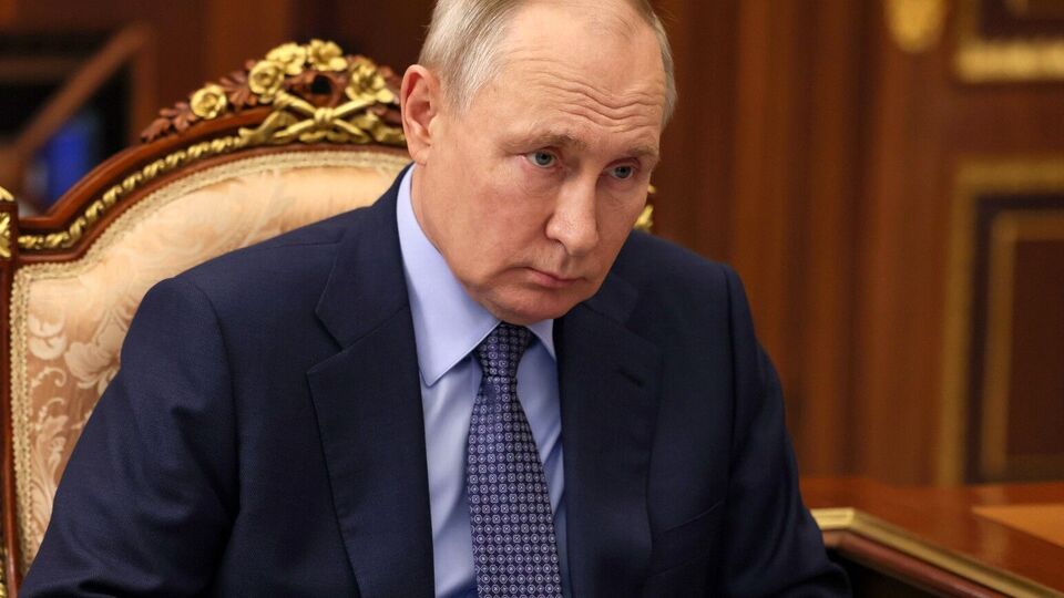 Фельштинский: После бунта Пригожина Путина формально вернули в Кремль