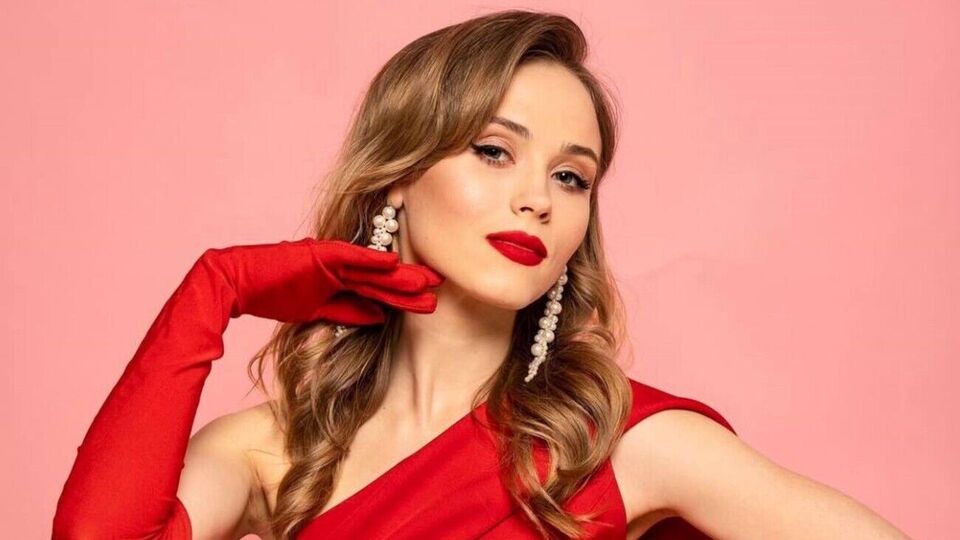 Известность Кошмал принесла роль Жени в украинском сериале "Сваты"