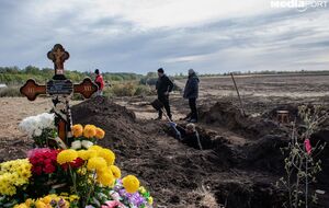 В Грозе похоронили родных военного, чьи поминки атаковала Россия