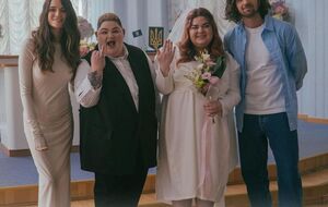 По сюжету Dantes и Кацурина планируют зарегистрировать брак, но в очередной раз получают отказ из-за того, что они являются гетеросексуальной парой