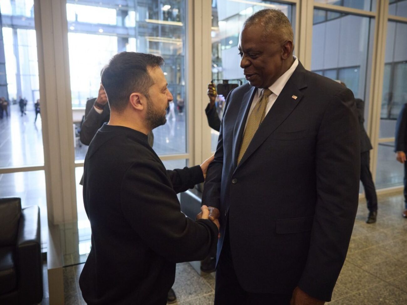 Зеленський у Брюсселі подякував Остіну за нову військову допомогу від США