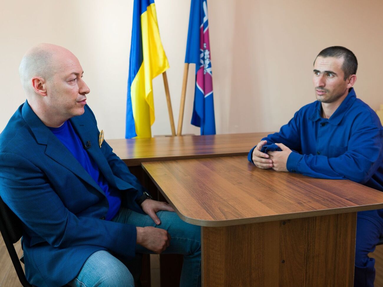 Бехруза из Таджикистана завербовали на войну в российской колонии. Гордон записал интервью в лагере для военнопленных