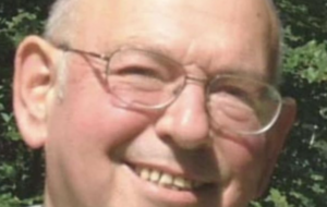 Гредескул в 1964 году закончил Харьковский университет и работал в Харькове до 1992 года