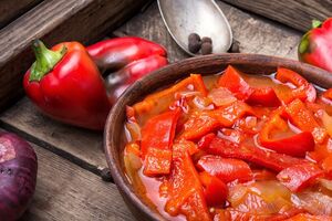 Лечо подают как холодную закуску