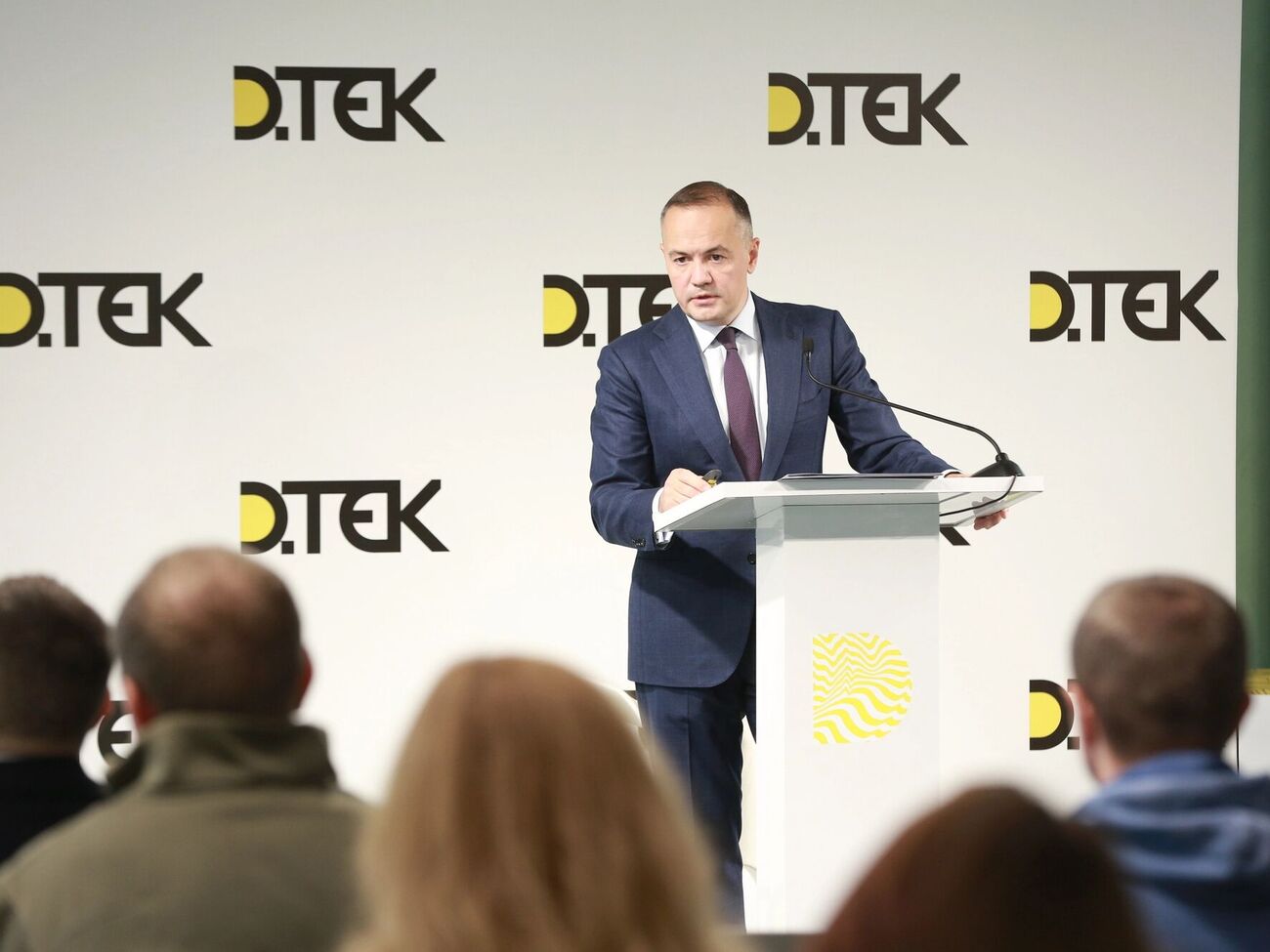 Максим Тімченко: Ми зробили і зробимо все можливе, щоб не дати ворогу занурити нас у темряву