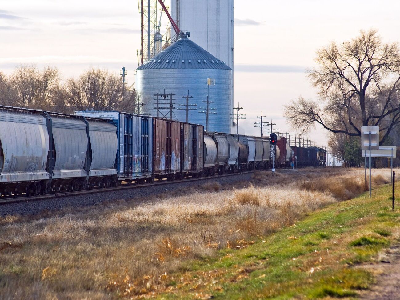 Економіст переконаний, що від зростання вартості логістики українська продукція подорожчає