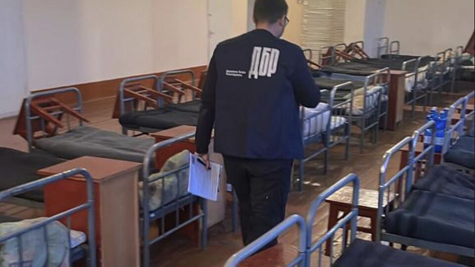 Затриманого чоловіка і ще одного мобілізованого військові побили у приміщенні військкомату в Тернополі, зазначили у ДБР