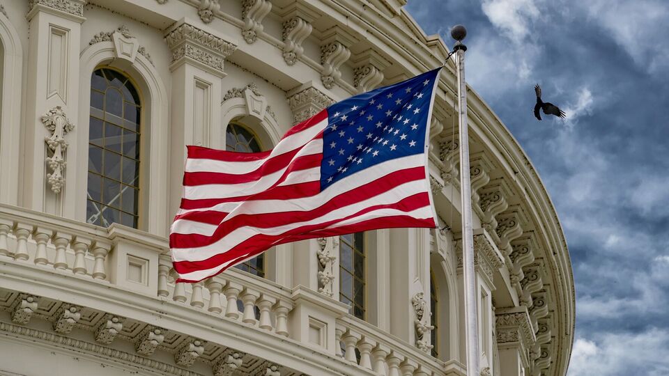 Звіт комісії з’явився на тлі напруженості США з Китаєм через Тайвань, а також загострення суперечок із Росією через її вторгнення в Україну