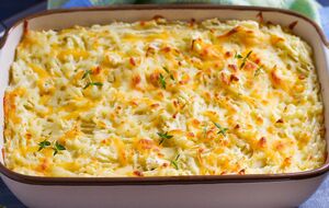 Пицца выпекается 10 минут в разогретой духовке