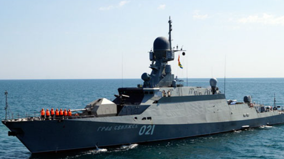 На российском корабле класса "Буян-М" в Севастополе произошел взрыв