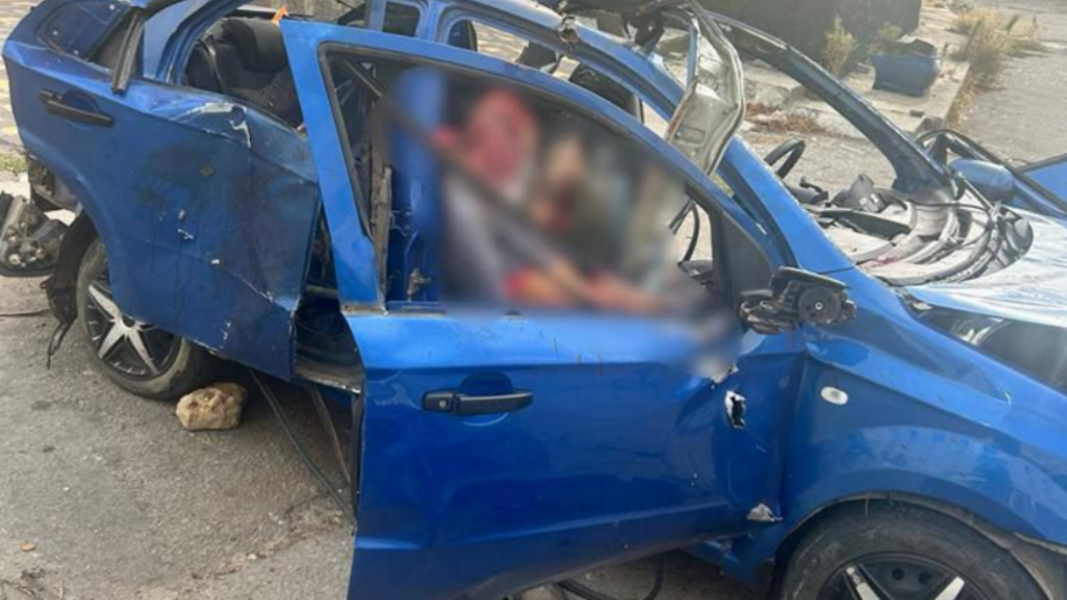 Унаслідок скидання вибухівки на цивільний автомобіль у Бериславі є загиблі й поранені, повідомив Прокудін