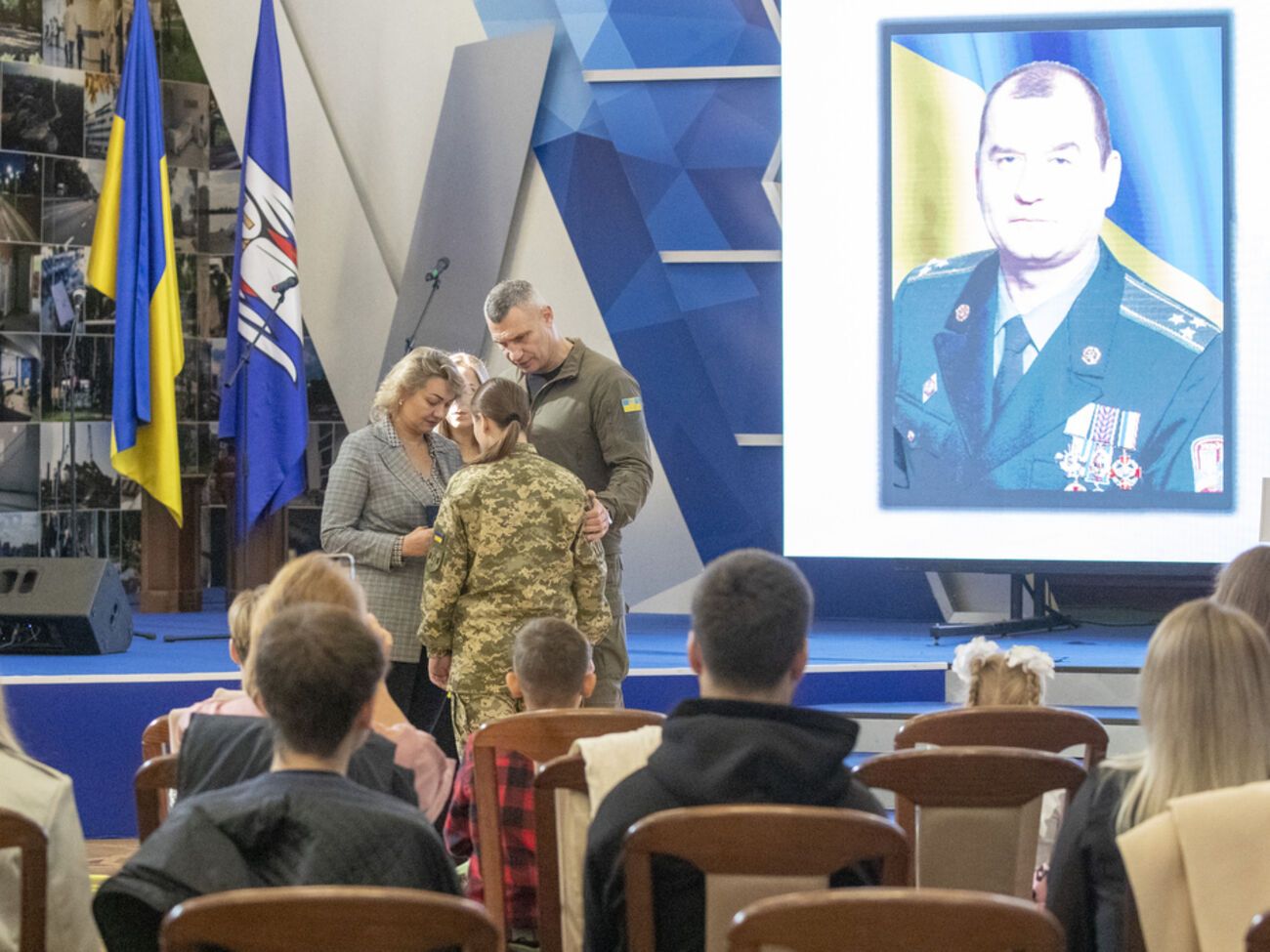 Віталій Кличко: Місто виплачує матеріальну допомогу, надає фахову психологічну підтримку