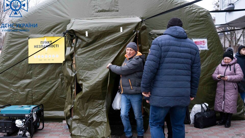 Украинцы смогут оценить условия "пунктов несокрушимости" и оставить отзыв, отметил Шмыгаль