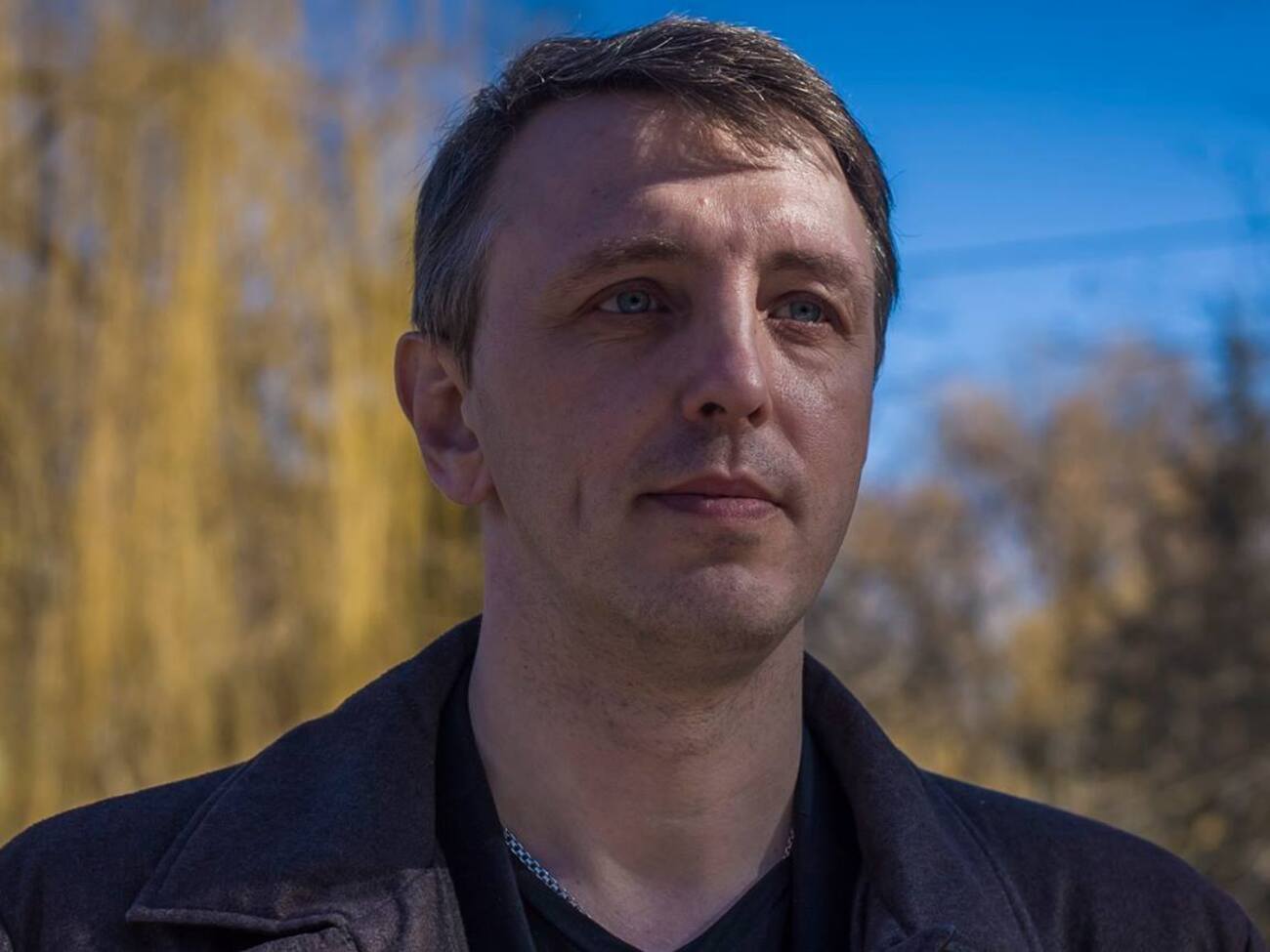 Ладіна затримали після приїзду до Сімферополя, після цього в його будинку в Севастополі провели обшук