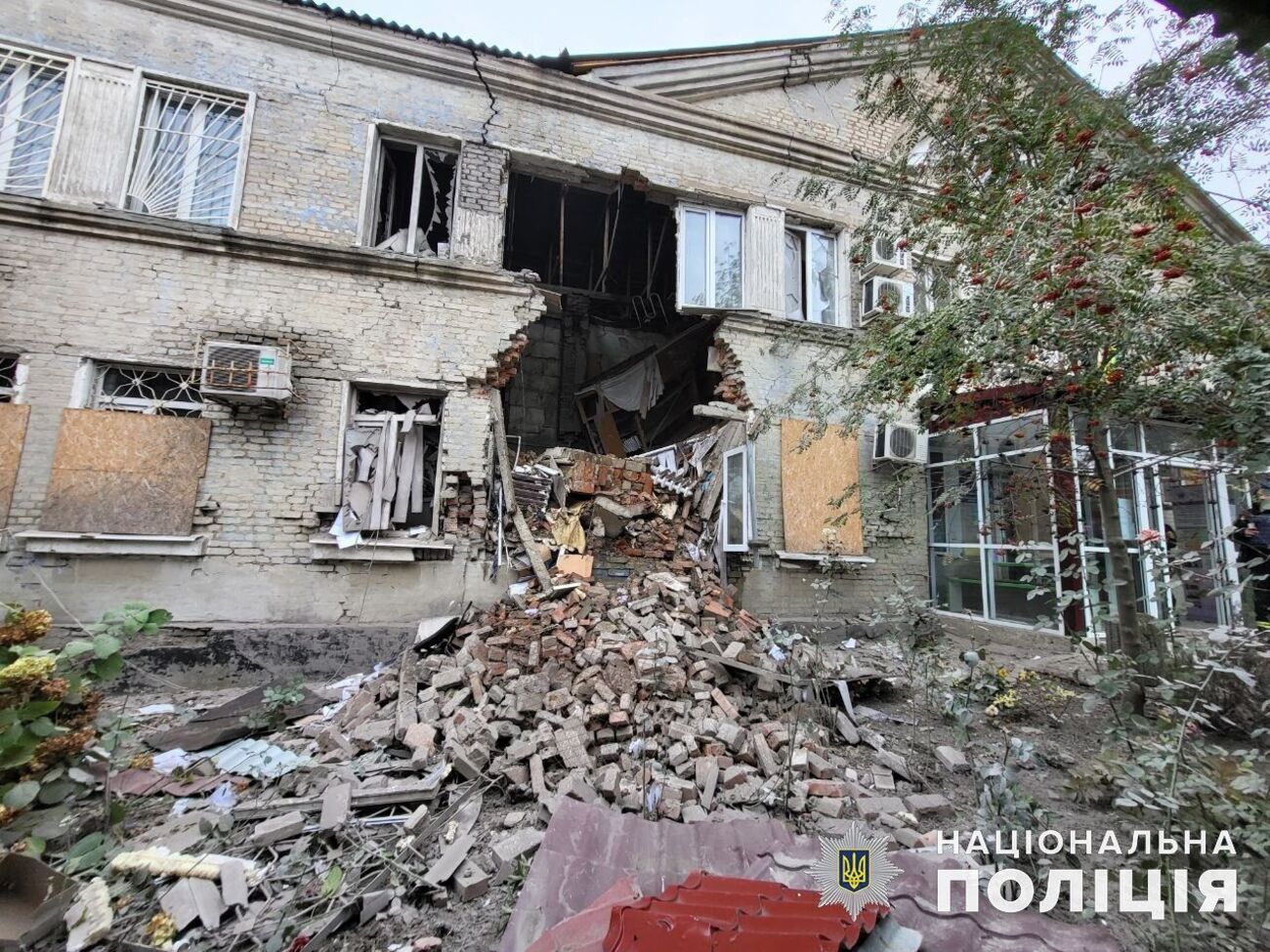 Окупанти вдарили по центру Покровська, попередньо, двома ракетами з ОТРК "Іскандер-М", проінформували в поліції Донецької області