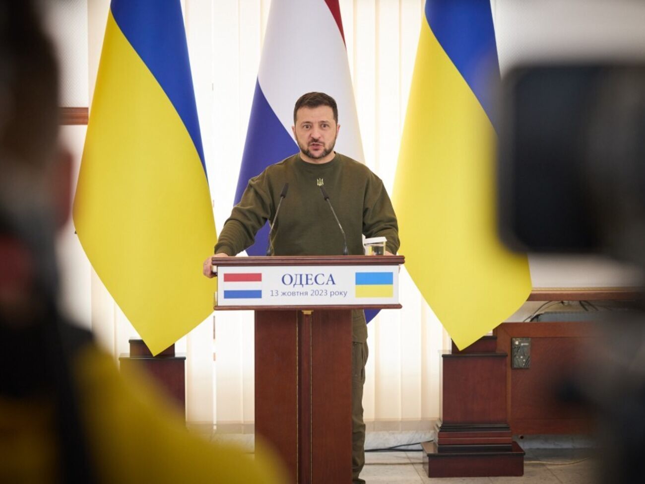 В Украину "каждый месяц" поступают новые системы ПВО, отметил Зеленский
