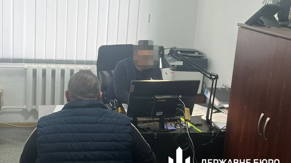 12 жовтня ДБР повідомило про підозру в тортурах командира і солдата-гранатометника відділу охорони Тернопільського об'єднаного міського ТЦК і СП