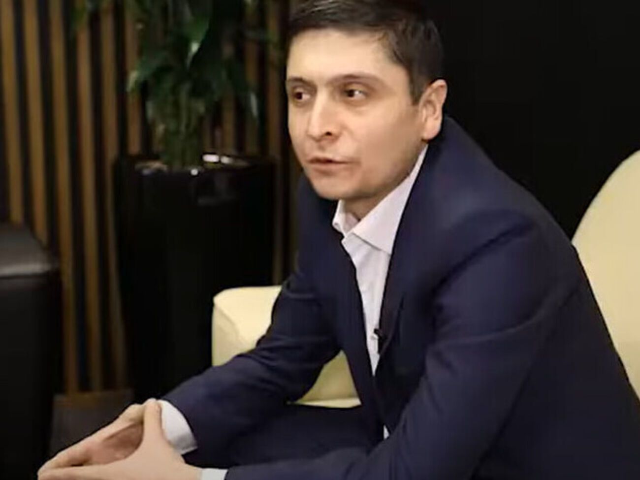 Исабаев: Из Москвы уехать – это было мое решение. Сделал это из уважения к Владимиру Зеленскому