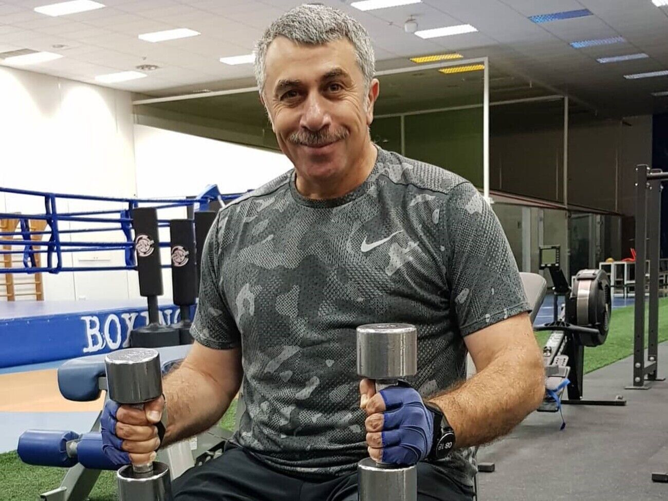 Комаровский родился в 1960 году в Харькове