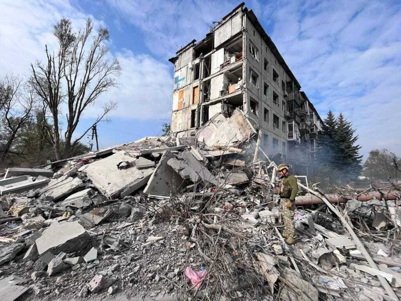 В Часовоярской общине повреждены три частных дома и две многоэтажки