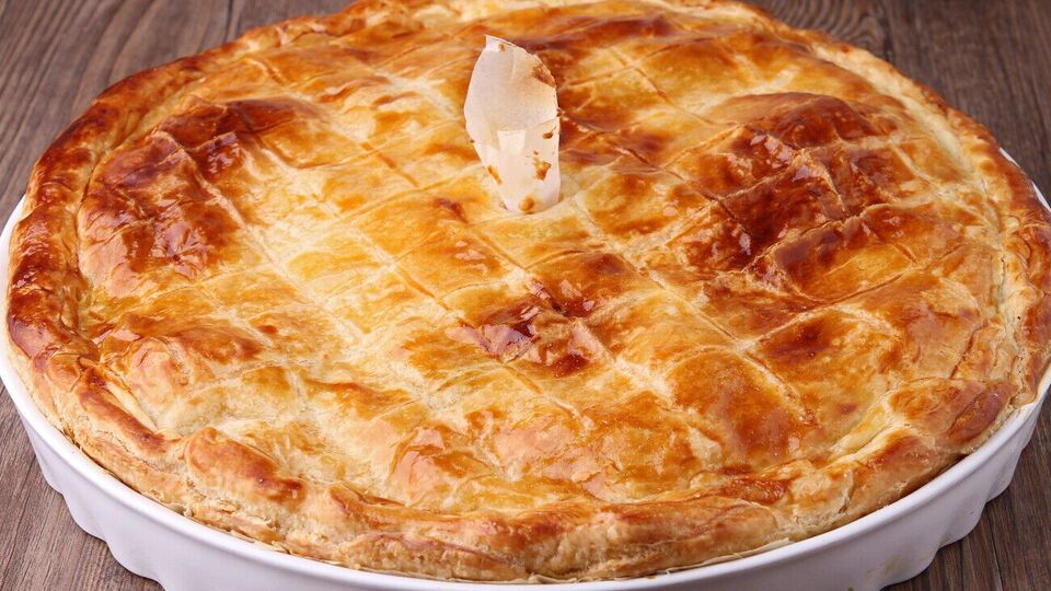 Випікайте пиріг за температури 170 °С протягом 30 хвилин