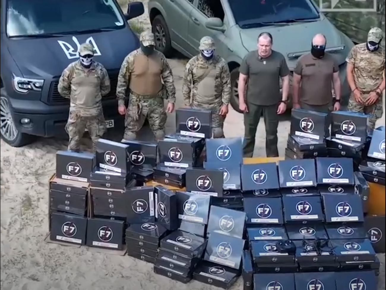 Загалом волонтери передали захисникам, переселенцям та іншим уразливим категоріям українців 1330 тонн вантажів