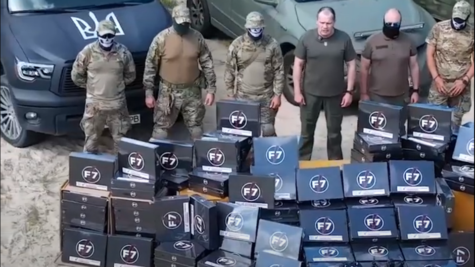 Загалом волонтери передали захисникам, переселенцям та іншим уразливим категоріям українців 1330 тонн вантажів