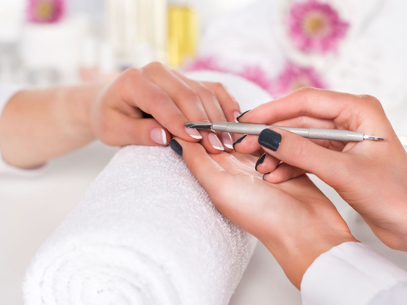 Базовым этапом является гигиенический маникюр