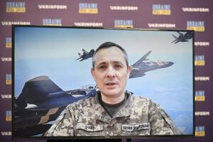 Игнат рассказал об ударах по аэродромам оккупантов в Бердянске и Луганске