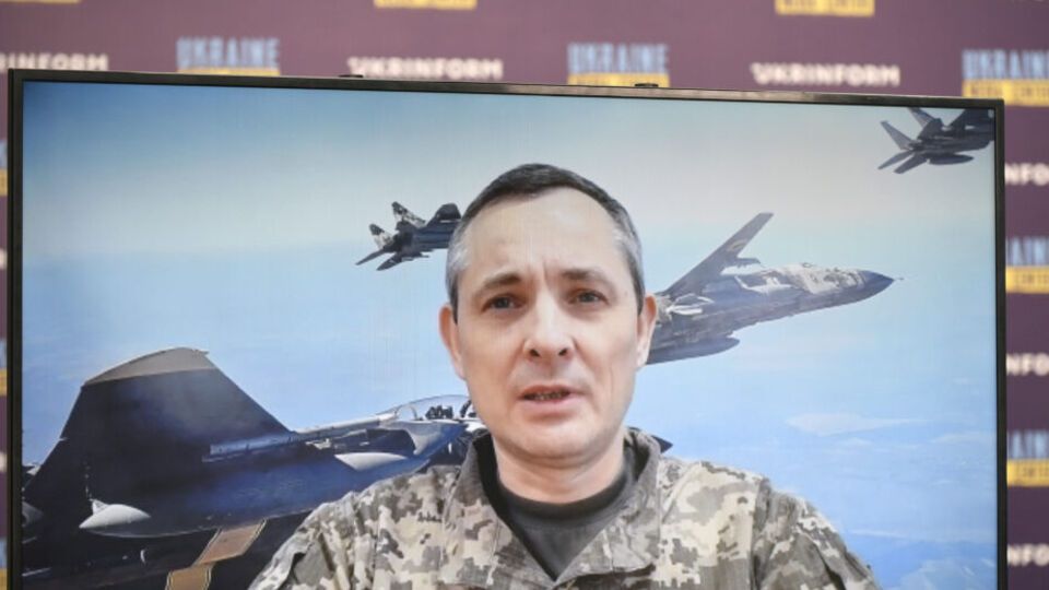 Игнат рассказал об ударах по аэродромам оккупантов в Бердянске и Луганске