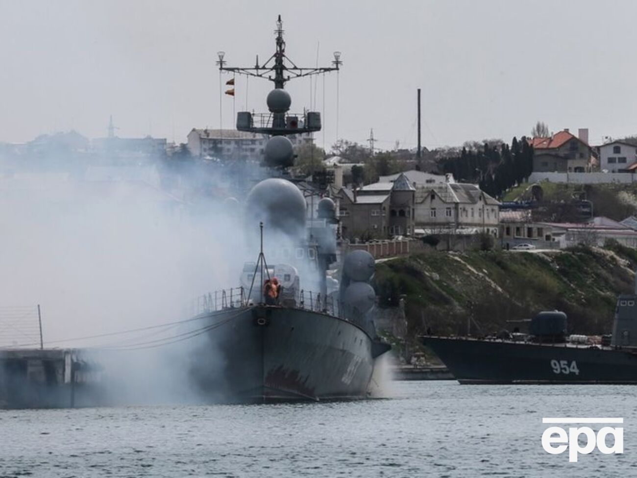 Россияне продолжают перебазировать свои корабли из Крыма в Новороссийск, рассказали в ГУР МО