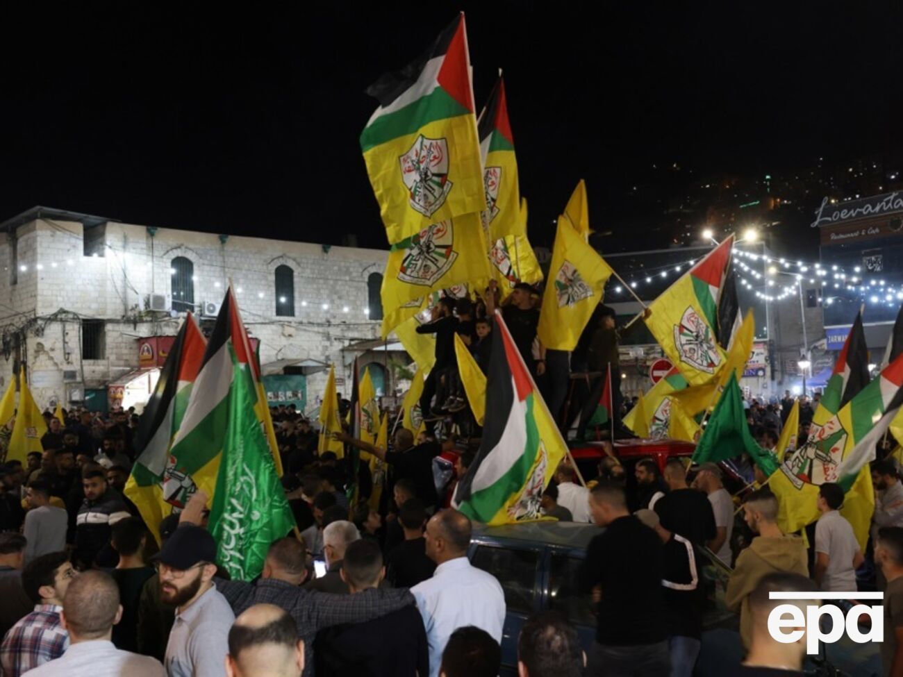 Массовые протесты вспыхнули после взрыва в больнице на территории сектора Газа