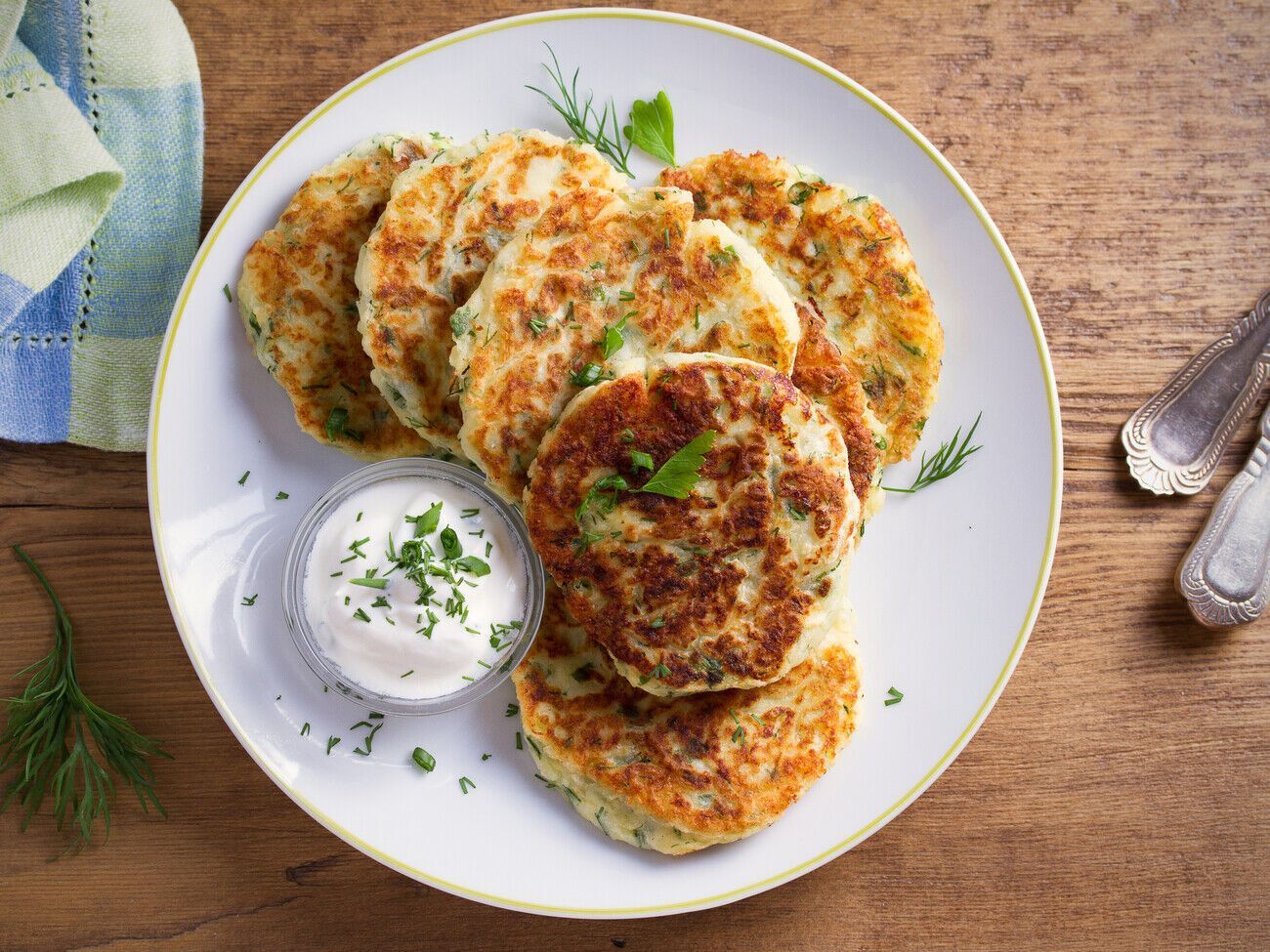 В тесто для оладий можно добавить начинку