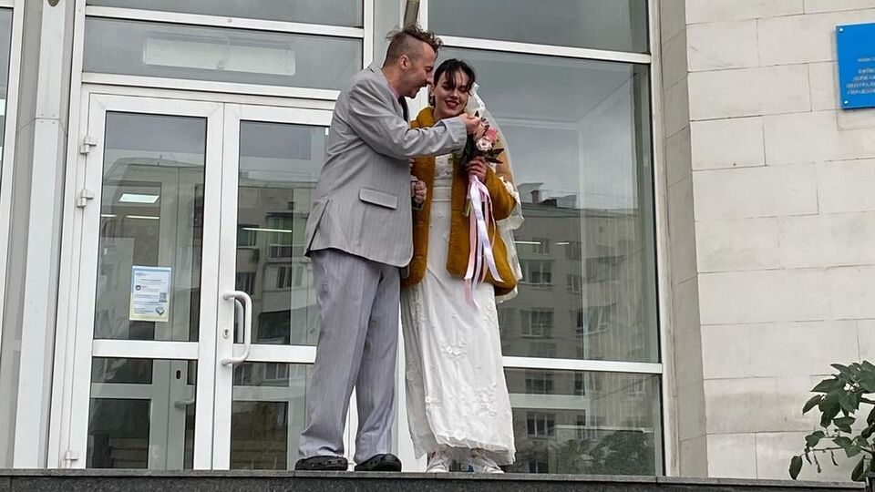 Клопотенко не розповідав про дівчину, яку сфотографовано поруч із ним