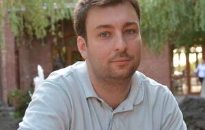 Вражеская С-300 разрушила наш новый магазин в Запорожье. Позвонил заядлый конкурент и сказал: "Видел новости. Чем помочь?"