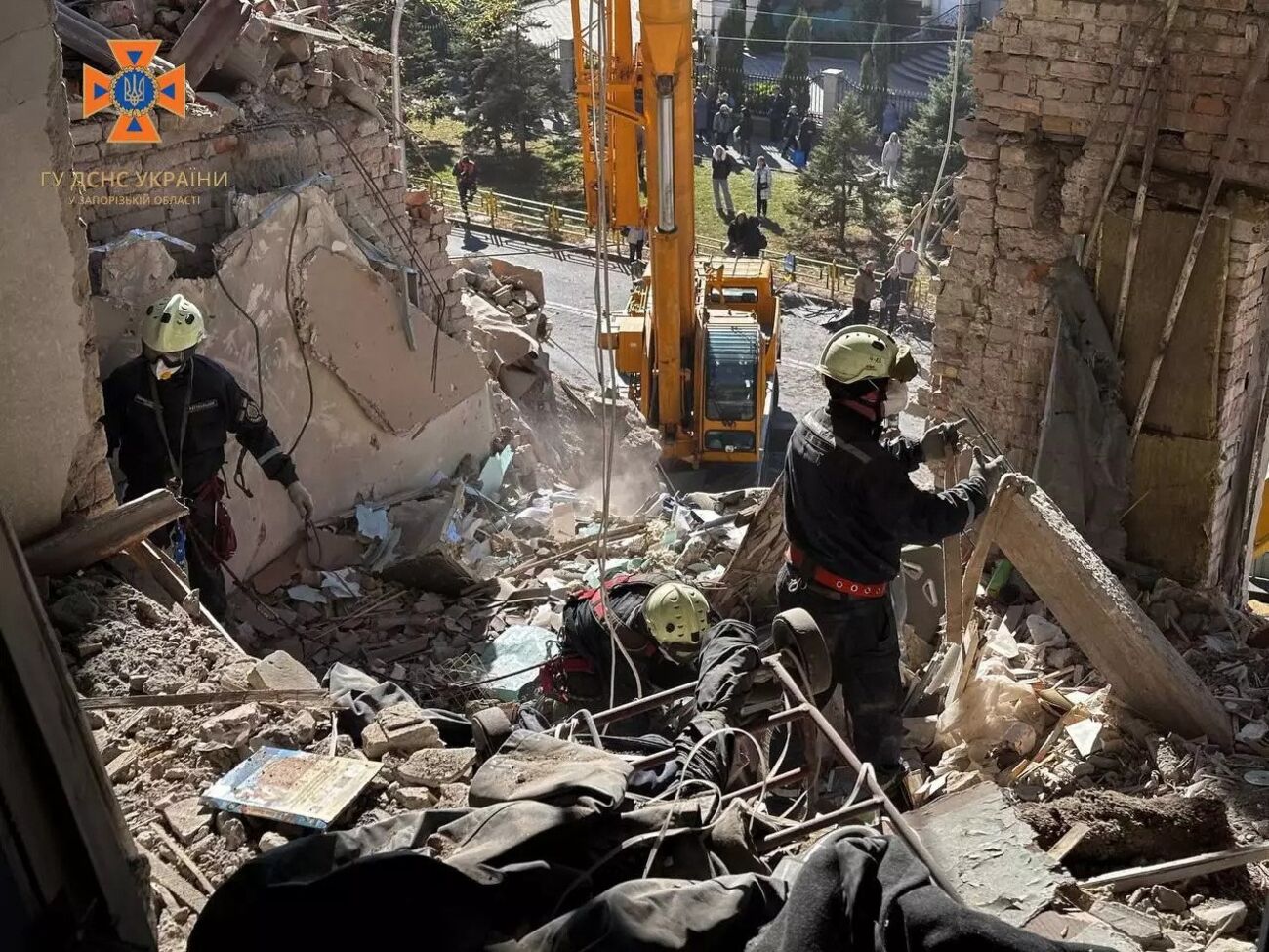 У Запоріжжі тривають пошуково-рятувальні роботи