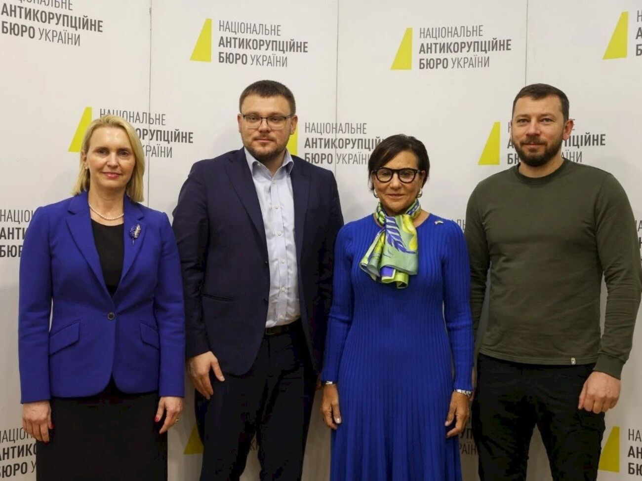 Главы антикоррупционных органов встретились со спецпредставителем США Прицкер 16 октября