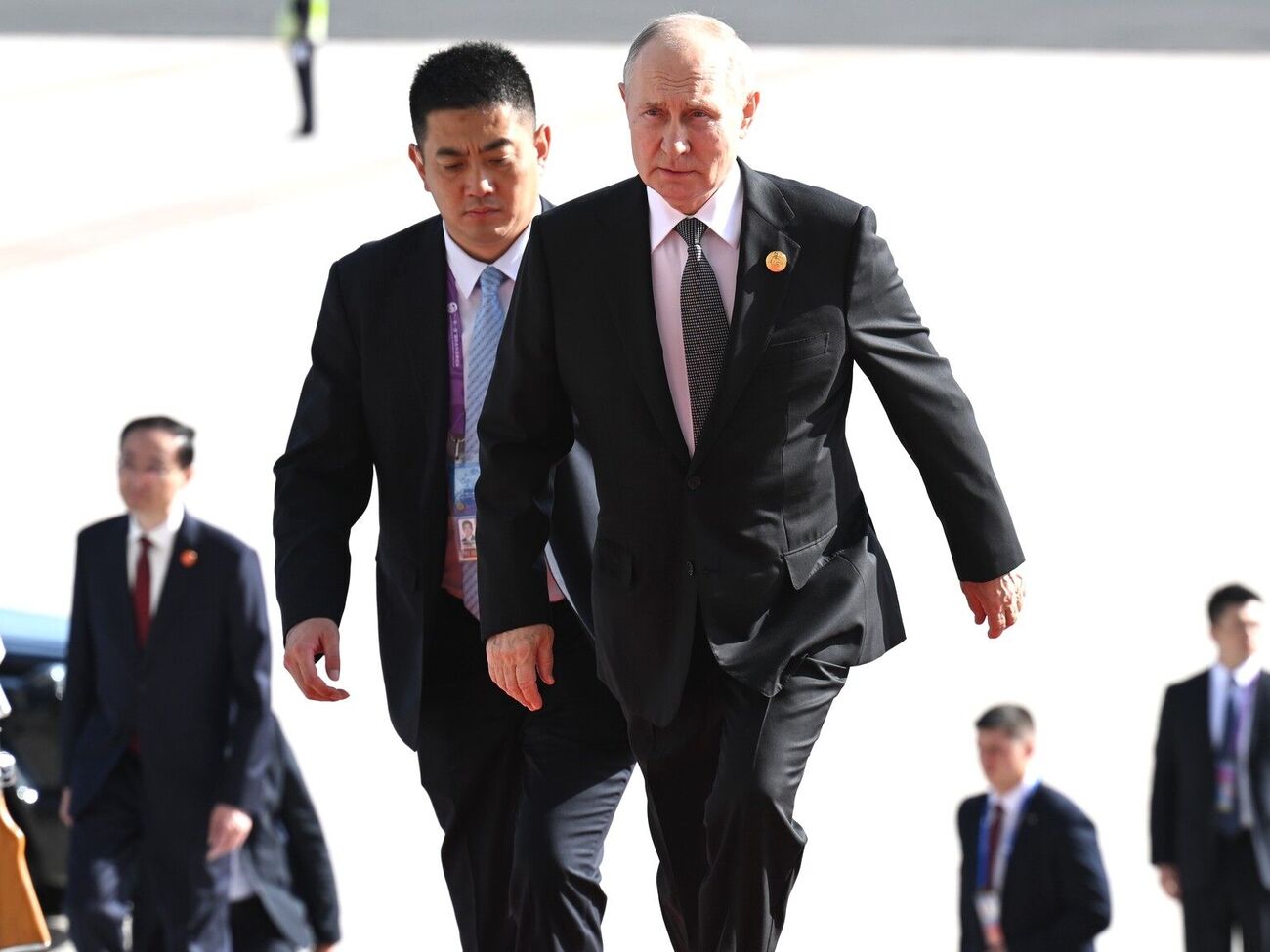 Путин прибыл в Китай 17 октября