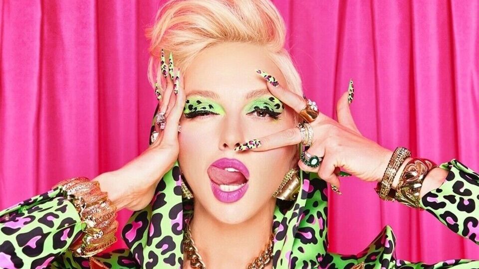 Полякова: Книга вийшла досить класною – мотиваційною, гуморною і дуже жіночою. І про мене