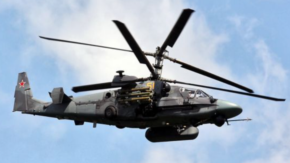 Російські Ка-52 обстрілюють позиції ЗСУ з далеких дистанцій, не заходячи в зону ураження української ППО