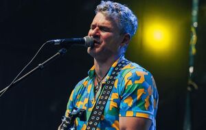 Тимур и Инна Мирошниченко воспитывают двух биологических детей и одного приемного