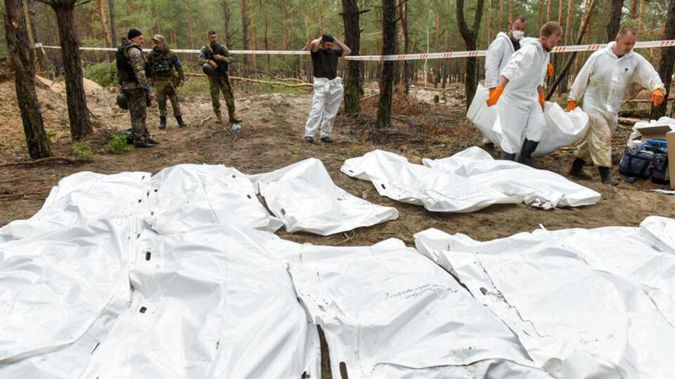 На деокупованих територіях виявляють масові поховання українців