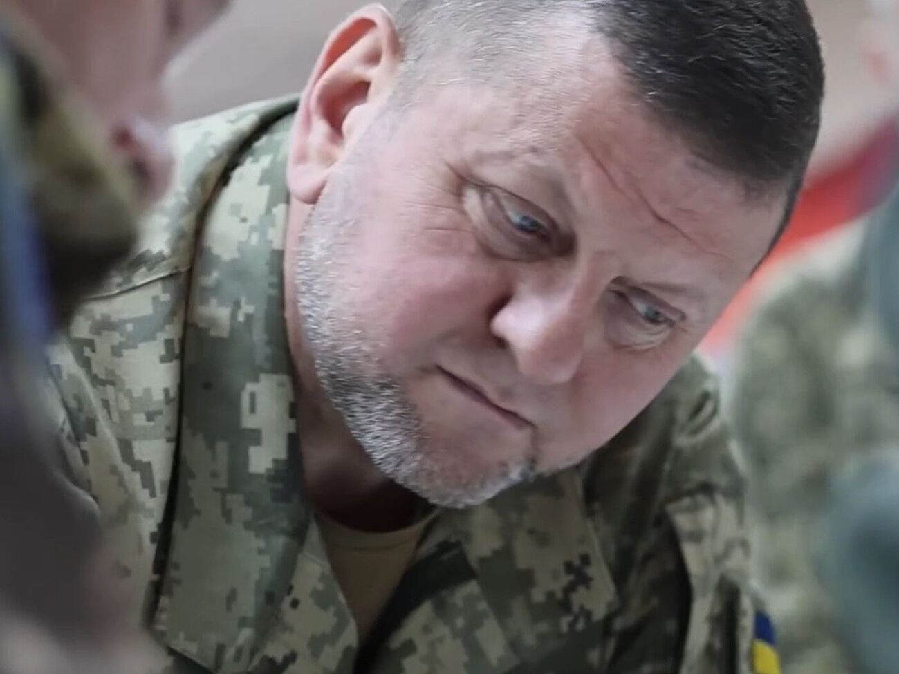 Залужный: На войне нет простых участков фронта. Есть только те, где сложнее. Сейчас – это Авдеевка