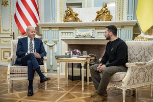 Зеленский сообщил, что в беседе с Байденом обсудил оборонную поддержку Украины со стороны США