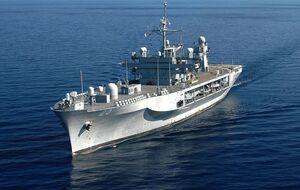 USS Mount Whitney (LCC 20) (на фото) выдвинулся ближе к Израилю в дополнение к авианосцам USS Gerald R. Ford и USS Dwight D. Eisenhower