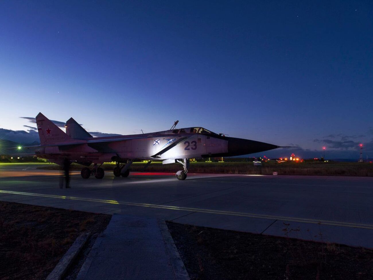 Путин сказал 18 октября, что МиГ-31 с "Кинжалами" начинают нести дежурство в воздушном пространстве над Черным морем